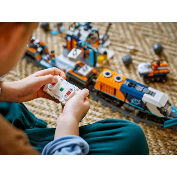 LEGO® City: Trenul expres arctic al exploratorilor (60470) imaginea 7