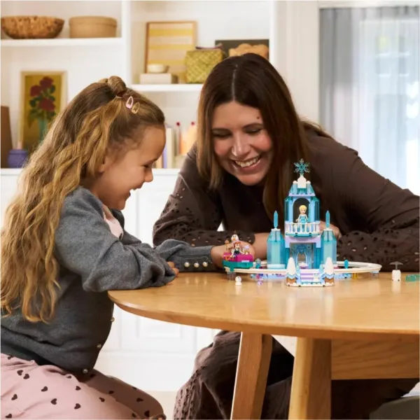 LEGO® Disney: Castelul de gheață al Elsei și aventurile cu sania (43281) imaginea 4