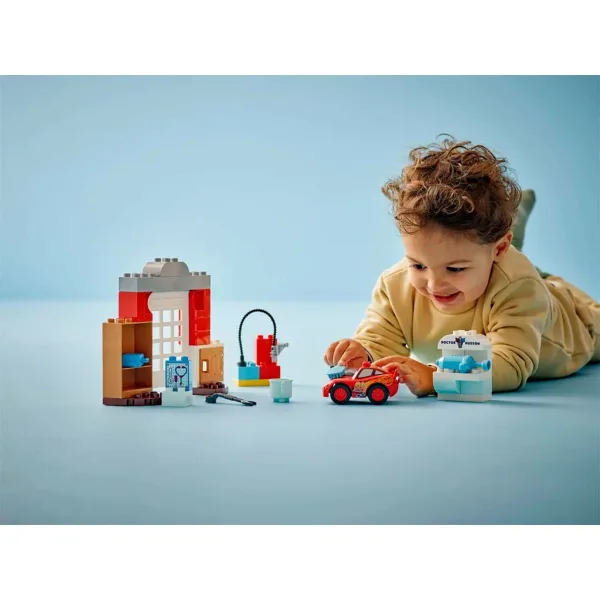 LEGO® DUPLO®: Vizita lui McQueen la garajul lui Doki (10456) imaginea 6