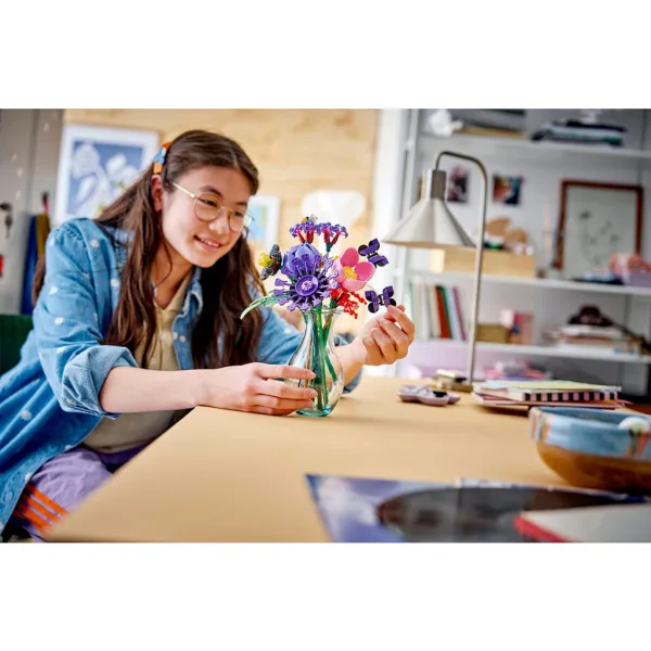 LEGO® Editions: Buchet de flori Olivia Rodrigo (11507) imaginea 9