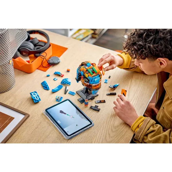 LEGO® Editions: McLaren Mastercard F1® Team Oscar Piastri cască (43017) imaginea 4