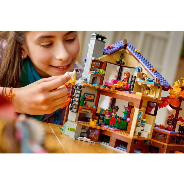 LEGO® Friends: Căsuță confortabilă în pădurea de toamnă (42705) imaginea 7