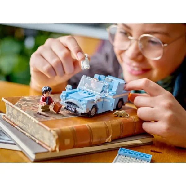 LEGO® Harry Potter™: Mașina zburătoare Ford Anglia™ (76424) imaginea 5