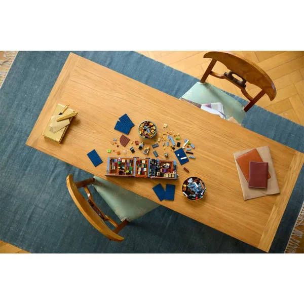 LEGO® Icons: Colț de lectură: Librărie (11379) imaginea 6