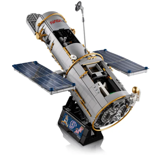 LEGO® Icons: Telescopul spațial Hubble (11383) imaginea 3