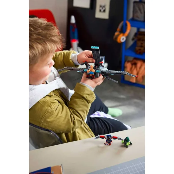 LEGO® Marvel: Răzbunătorii: Trezirea lui Doctor Doom Quinjet (76347) imaginea 4