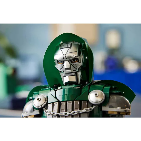 LEGO® Marvel: Statuie Doctor Doom (76345) imaginea 6