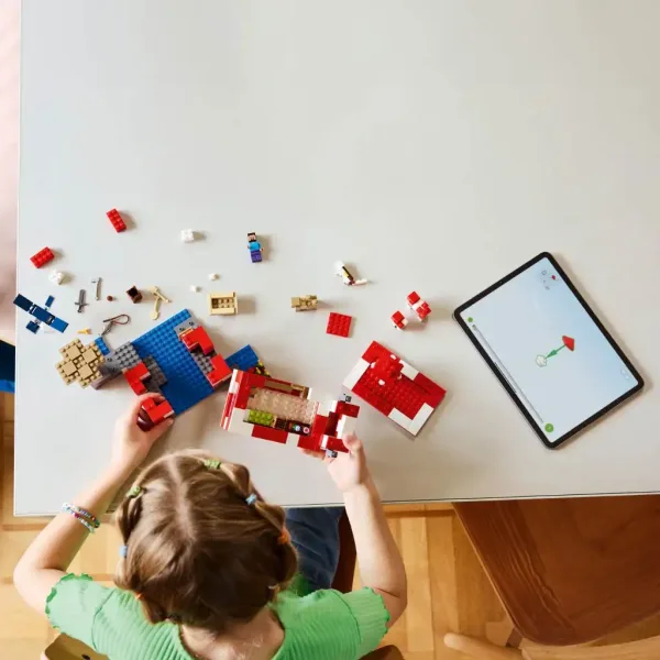 LEGO® Minecraft: Casa muștelor (21270) imaginea 3