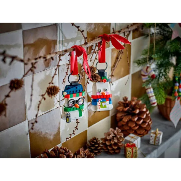 LEGO®: Ornamente de Crăciun cu omuleți de zăpadă (40812) imaginea 4