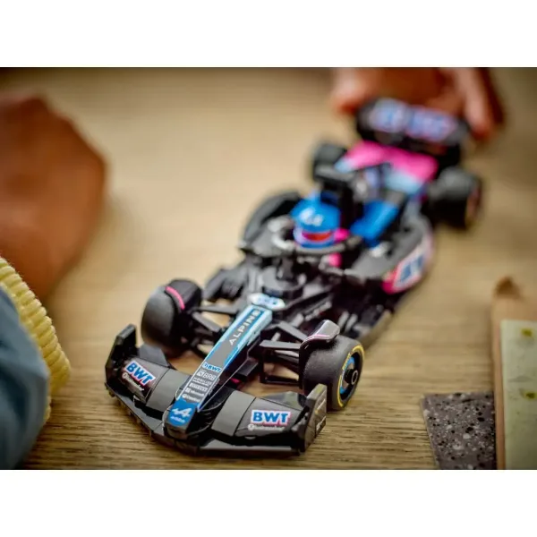 LEGO® Speed Champions: BWT Alpine F1® Team A524 mașină de curse (77248) imaginea 3
