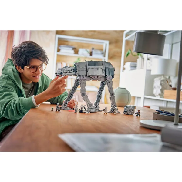 LEGO® Star Wars™: AT-AT™ al Imperiului Renăscut cu INT-4 imaginea 10