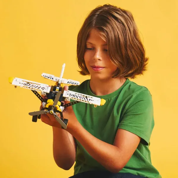 LEGO® Technic: Avion mic (42198) imaginea 3