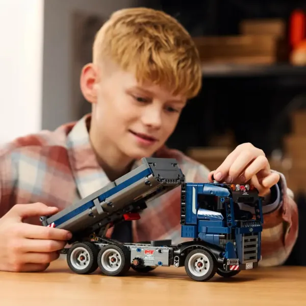 LEGO® Technic: Camion cu platformă basculantă (42203) imaginea 4