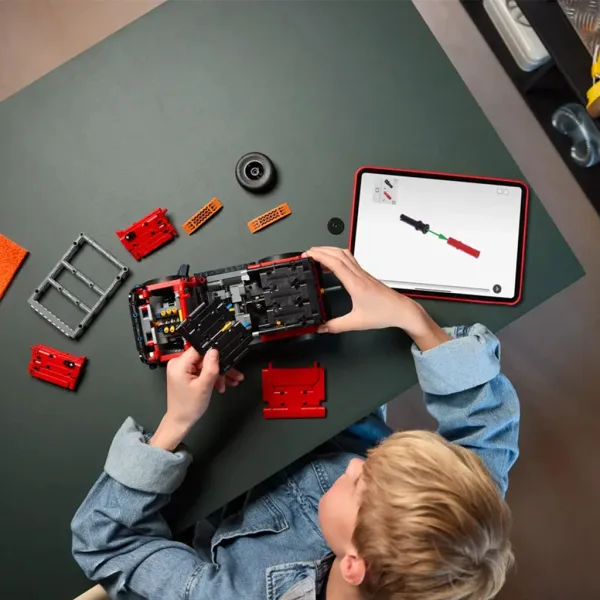 LEGO® Technic: Ford Bronco® SUV (42213) imaginea 7