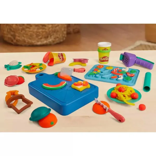 Play-Doh: Little Chef set plastilina cu 5 tuburi de plastilina si accesorii 255g - Hasbro imaginea 3