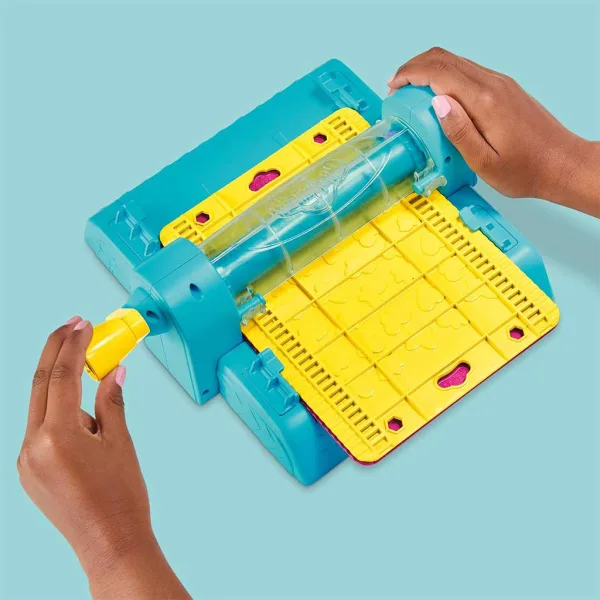 Play-Doh: Set de studio de modele pentru design vestimentar Barbie - Hasbro imaginea 5