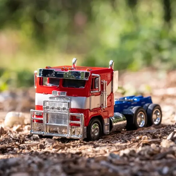 Transformers: Optimus Prime T7 Mașină metalică model 1/32 - Simba Toys imaginea 7