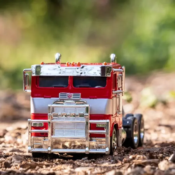 Transformers: Optimus Prime T7 Mașină metalică model 1/32 - Simba Toys imaginea 8