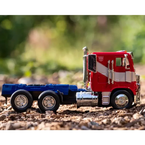 Transformers: Optimus Prime T7 Mașină metalică model 1/32 - Simba Toys imaginea 9
