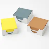 Bloc-notes cu foi lipite, disponibil în mai multe culori, 500 de foi, 8,5x8,5x4,5 cm