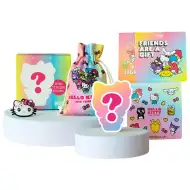 Hello Kitty Cutie Box cu figurină și autocolante.