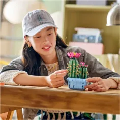 LEGO® Botanicals: Cactus înflorit (11509) imaginea 4