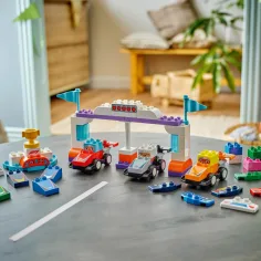 LEGO® DUPLO®: Mașini de curse F1® și piloți (10445) imaginea 3