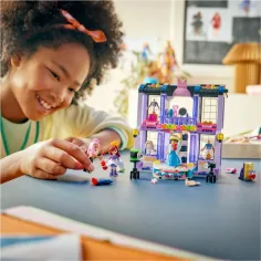 LEGO® Friends: Paradă de modă în Heartlake City (42685) imaginea 4