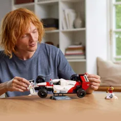 LEGO® Icons: McLaren MP4/4 și Ayrton Senna (10330) imaginea 7