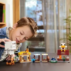 LEGO® Minecraft: Nava fantom și atacul satului (21273) imaginea 4