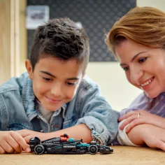 LEGO® Speed Champions: Mașina de curse Mercedes-AMG F1® W15 (77244) imaginea 6