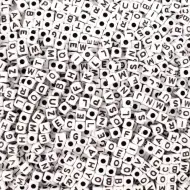 PlayBox: Pachet de mărgele mini litere de 1000 bucăți fuzibile