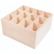 PlayBox: Suport din lemn pentru creioane cu 12 compartimente