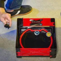Beyblade X: Beystadium Clash & Carry arenă de luptă portabilă – Hasbro imaginea 3