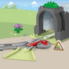 LEGO® DUPLO®: Set de accesorii pentru tunel și șine de tren (10425) imaginea 4