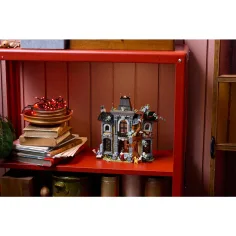 LEGO® Icons: Reședința primarului (11383) imaginea 7