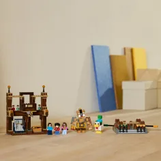 LEGO® Minecraft: Arenă de luptă lângă casa din pădure (21272) imaginea 4
