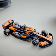 LEGO® Speed Champions: McLaren F1® Team MCL38 mașină de curse (77251) imaginea 5