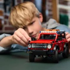 LEGO® Technic: Ford Bronco® SUV (42213) imaginea 6