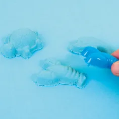 PlayBox: Galegă de nisip albastră în găleată 1kg imaginea 2