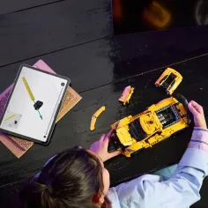 LEGO® Technic: Chevrolet Corvette Stingray (42205) imaginea 3