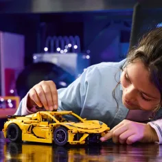 LEGO® Technic: Chevrolet Corvette Stingray (42205) imaginea 4