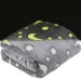 Buddy&amp;Barney: Pătură care luminează în întuneric cu model galaxie 152x127cm