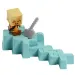 Minecraft: Figurina minifig cu păr blond auriu și sabie galbenă în formă de container - Mattel