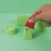 PlayBox: Găleată verde cu nisip kinetic de 1 kg