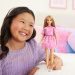 Barbie: Fashionista prietene păpușă la modă cu rochie roz cu model de eșarfă - Mattel